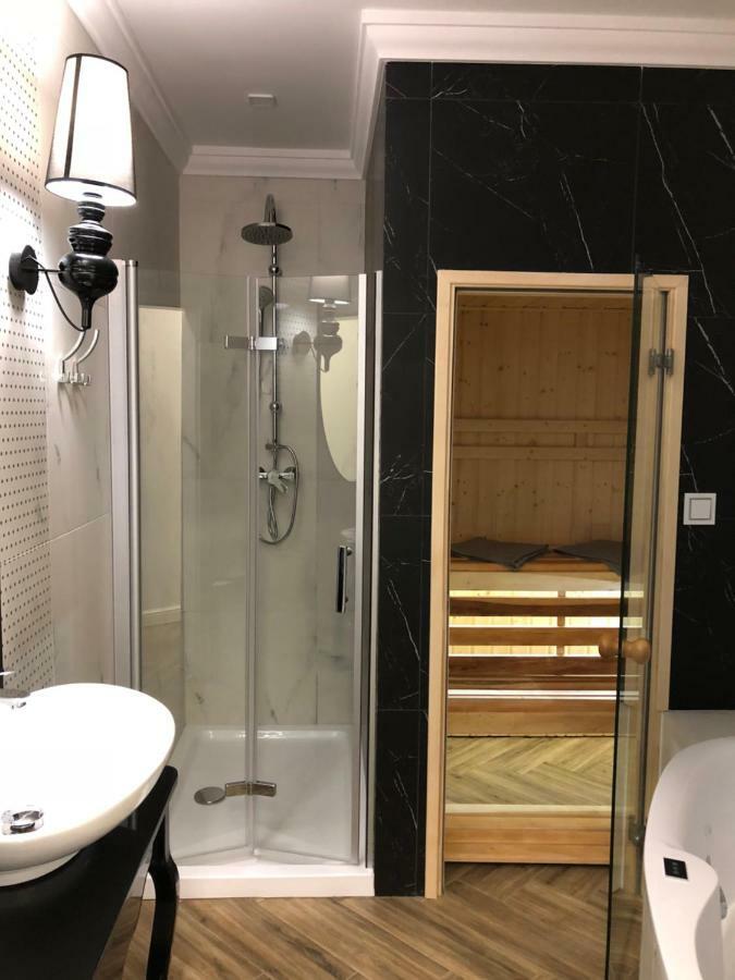 Family Sauna Apartments: Downtown Comfort With Private Wellness Apartment *